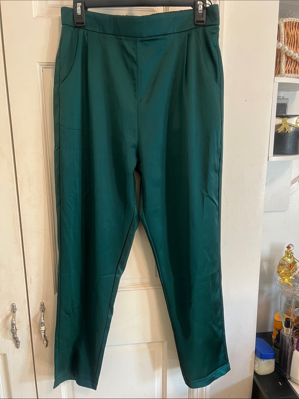 Women's SATIN Cropped Ankle Pants in Deep Green